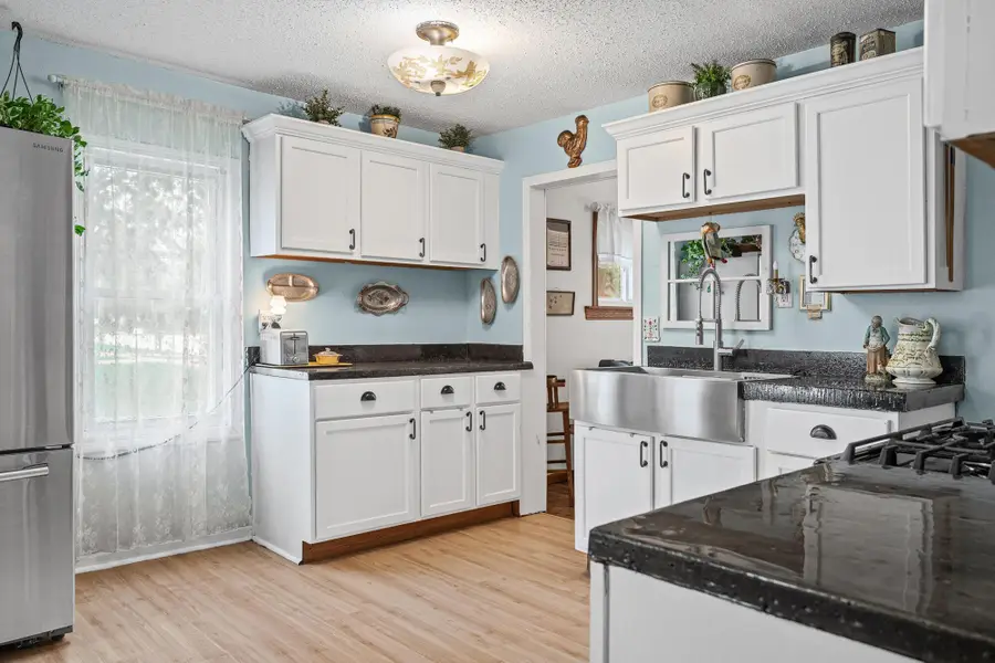 36 S Elm Street, La Crescent, MN 55947 - #2