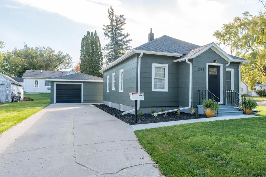 221 Bryan Avenue, Owatonna, MN 55060 - #2