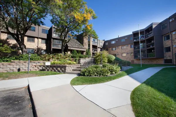 999 41st Avenue Ne #212, Columbia Heights, MN 55421