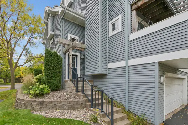 15665 24th Avenue N #A, Plymouth, MN 55447