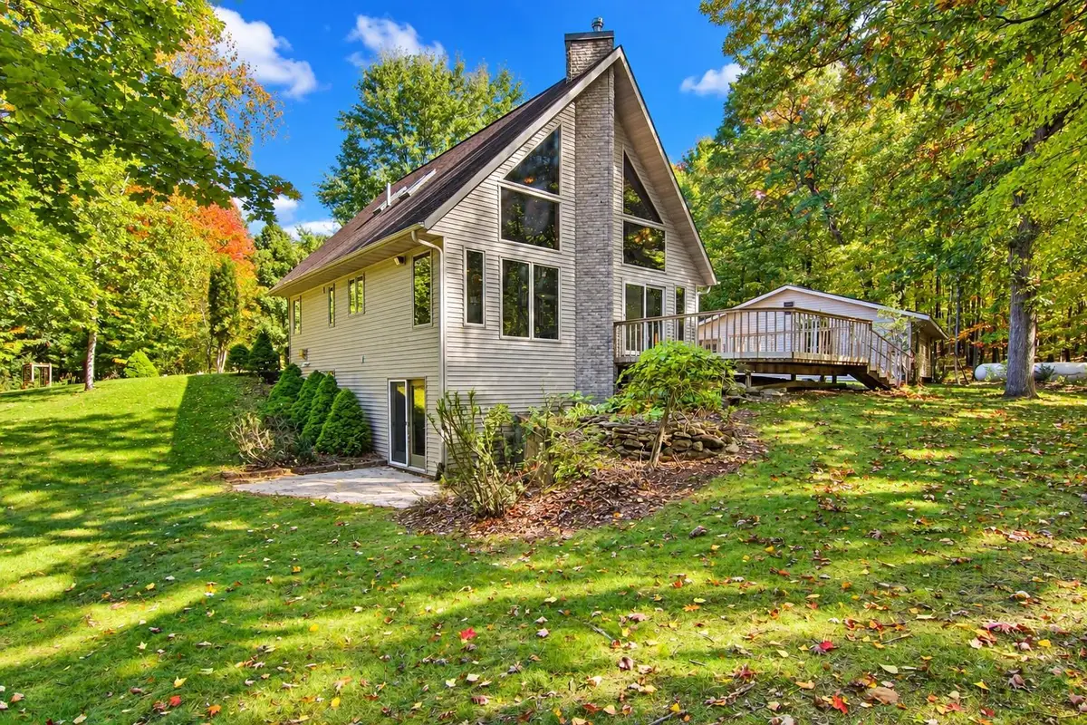 N6587 State Road 40, Elk Mound, WI 54739 - #1