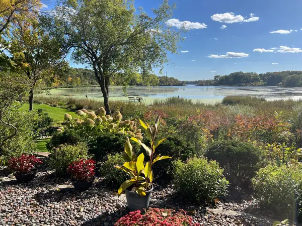 1299 Black Oaks Court N #1A, Plymouth, MN 55447