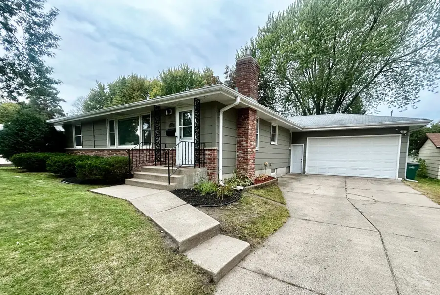 5429 Sumter Avenue N, New Hope, MN 55428 - #3