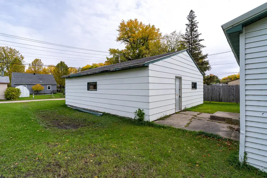 313 Lincoln Avenue, Crookston, MN 56716 - #3