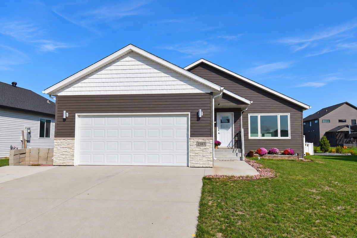 2587 72nd Avenue S, Fargo, ND 58104 - #1