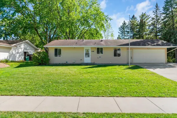 1086 Lowell Drive, Apple Valley, MN 55124