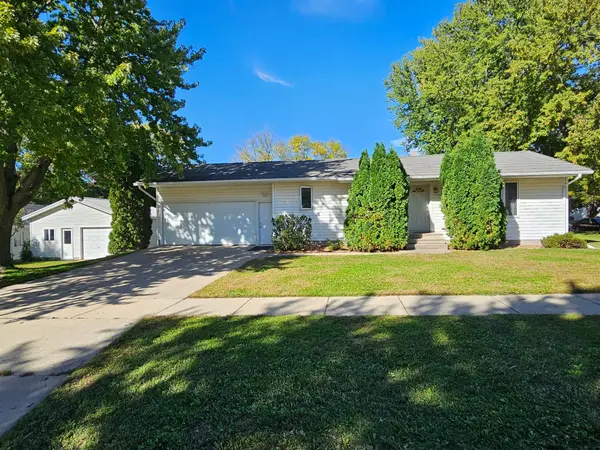 202 Rice Street Nw, Sleepy Eye, MN 56085