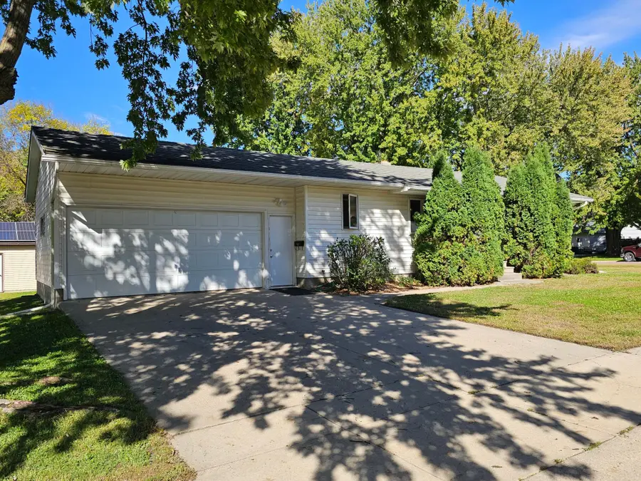 202 Rice Street Nw, Sleepy Eye, MN 56085 - #3