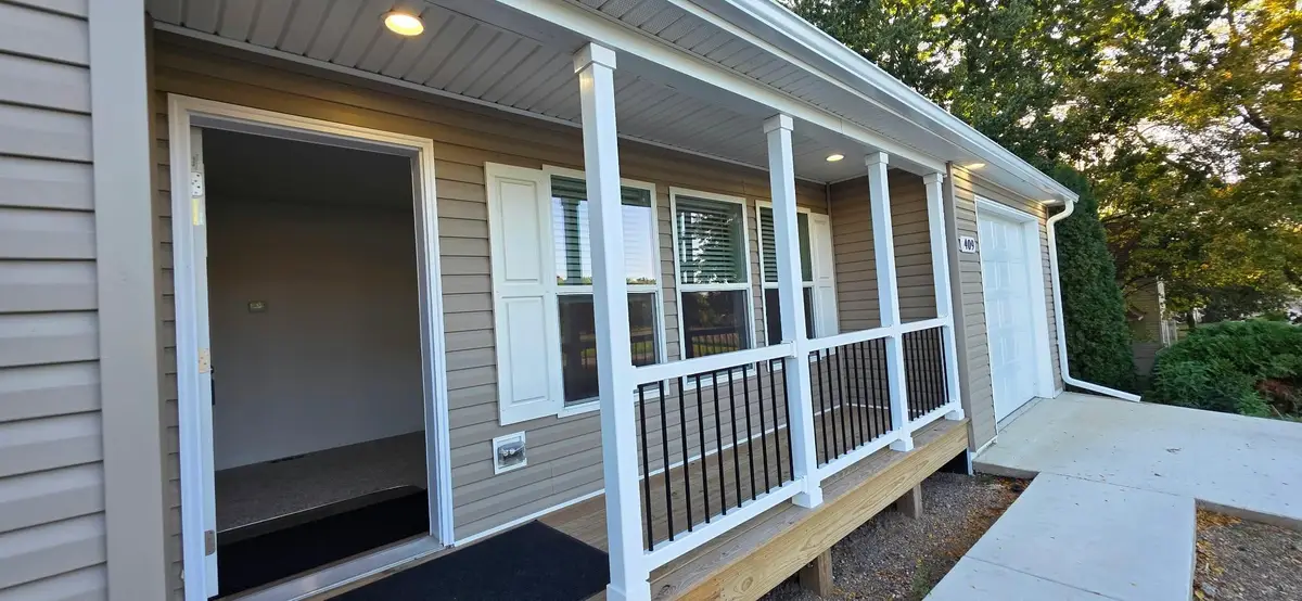 409 W Clark Street, Albert Lea, MN 56007 - #1