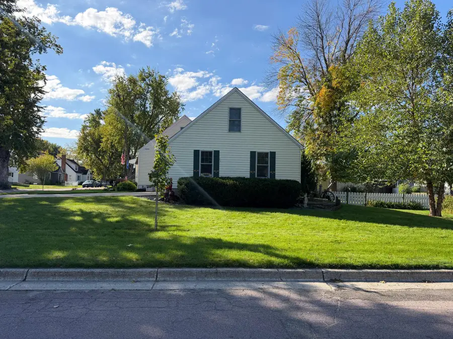 908 8th Avenue Sw, Faribault, MN 55021 - #2