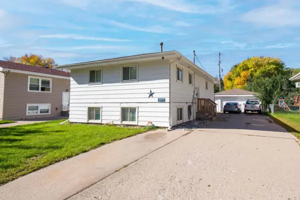 1309 16 1/2 Street S, Fargo, ND 58103