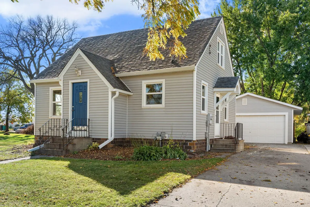 918 3rd Street Sw, Waseca, MN 56093 - #1