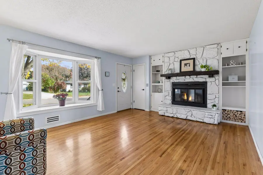 1913 Independence Avenue N, Golden Valley, MN 55427 - #2