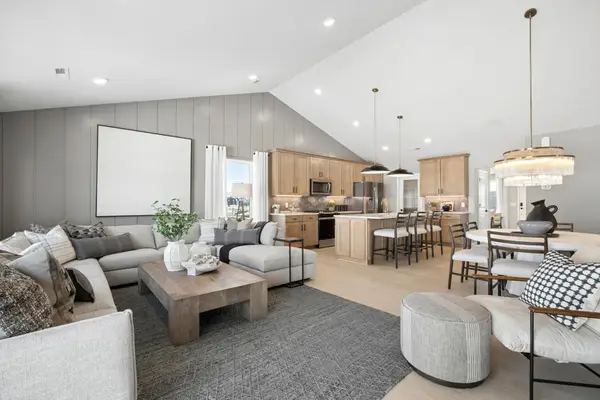 1784 Tamarack Road, Shakopee, MN 55379