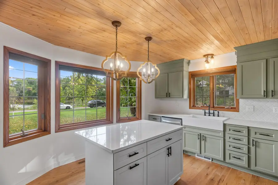 202 Robert Street, Mahtomedi, MN 55115 - #3