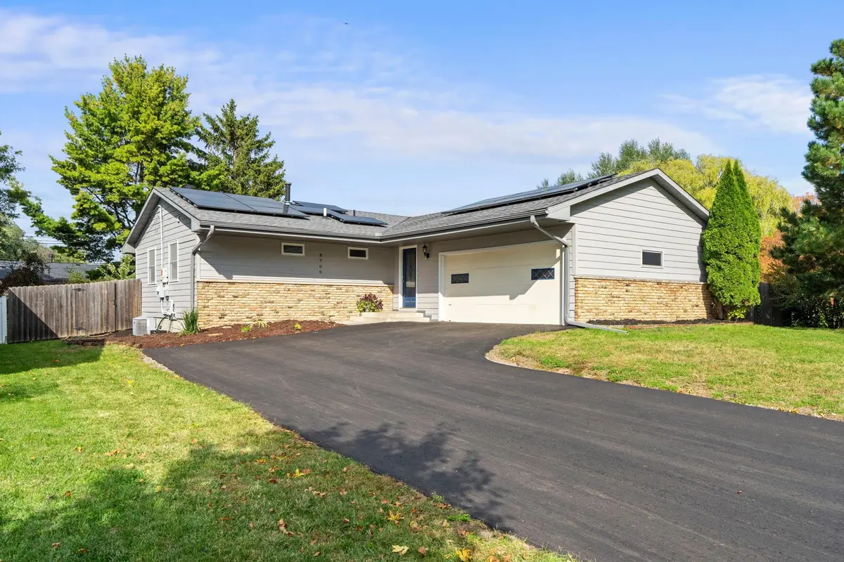 8700 40th Avenue N, New Hope, MN 55427 - #1