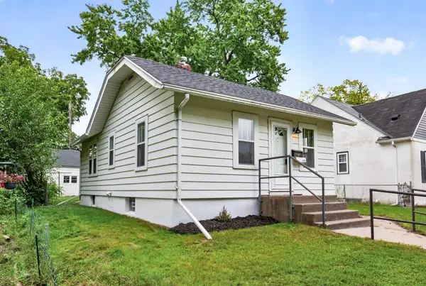 5729 43rd Avenue S, Minneapolis, MN 55417
