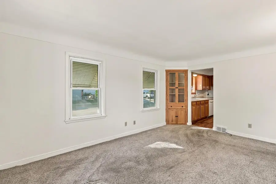 1049 Gorman Avenue, West Saint Paul, MN 55118 - #3