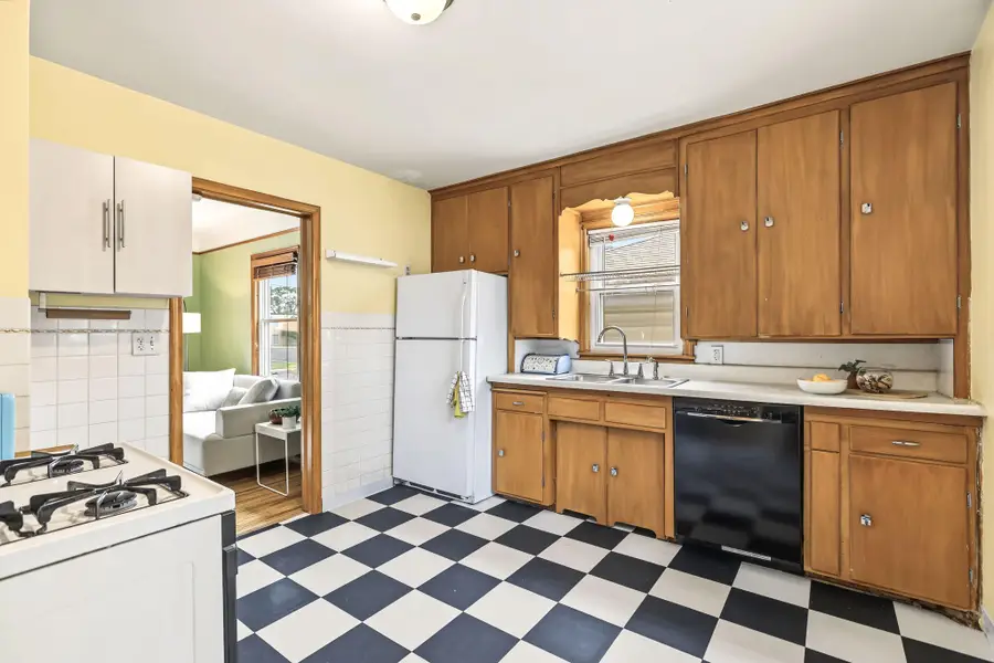 4018 Monroe Street Ne, Columbia Heights, MN 55421 - #3
