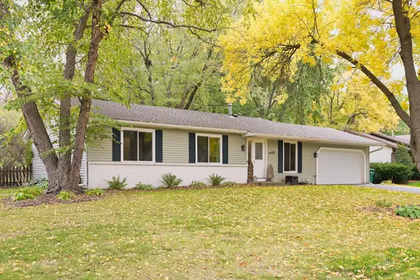 1701 James Place, Burnsville, MN 55337
