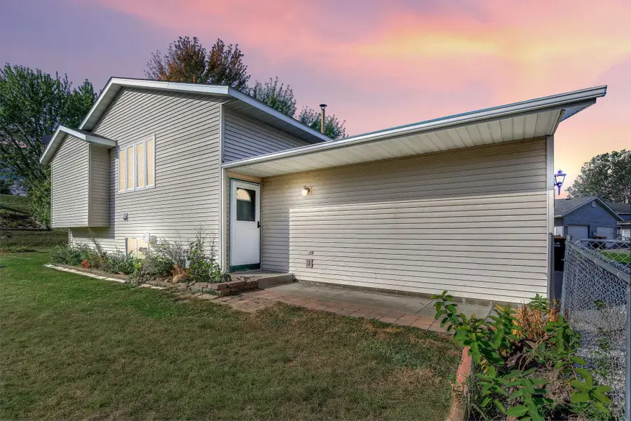 494 Appleblossom Lane, Shakopee, MN 55379 - #3