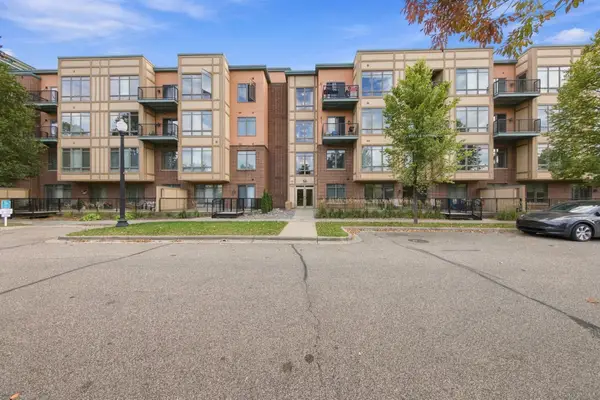 1070 Grandview Court Ne #110, Columbia Heights, MN 55421