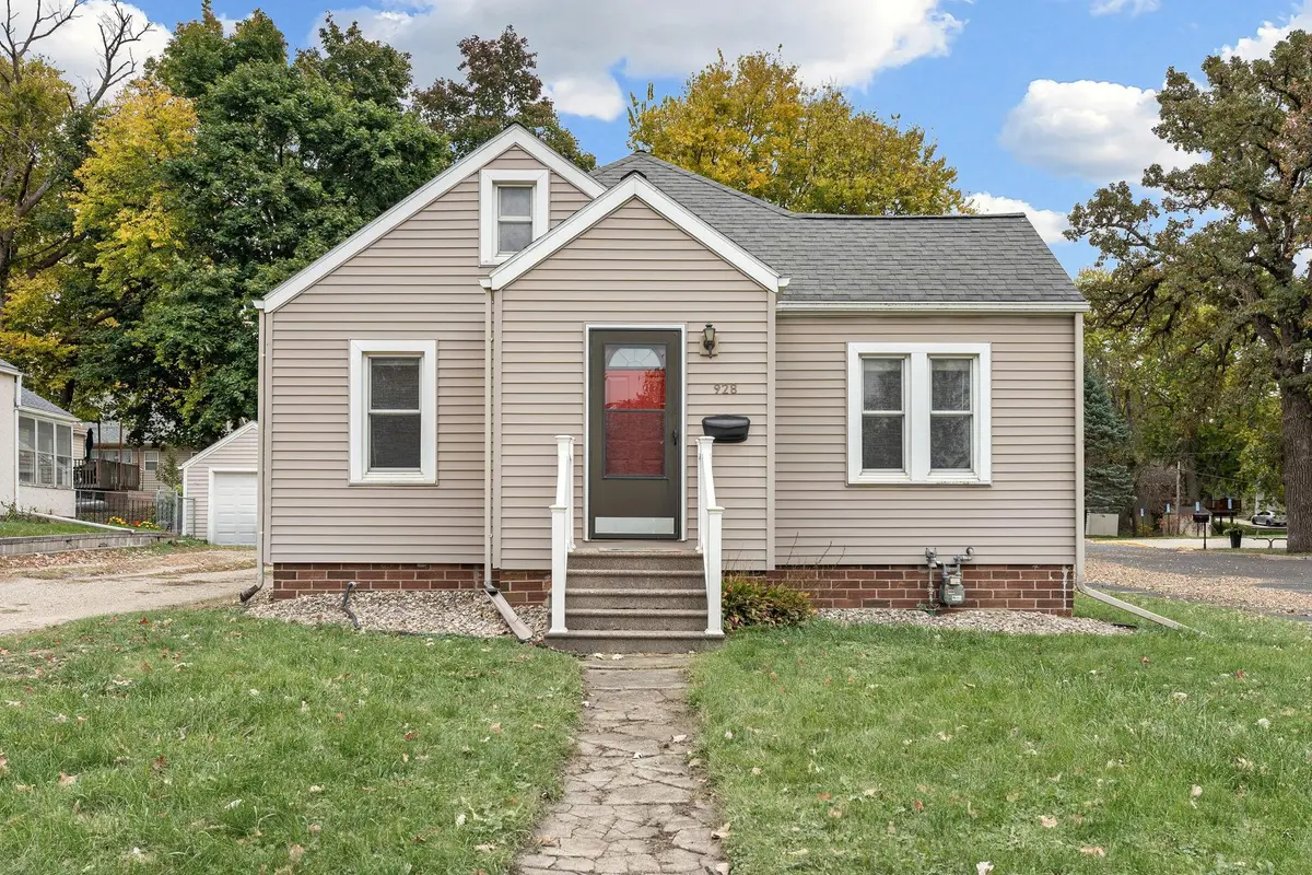 928 Bridge Avenue, Albert Lea, MN 56007 - #1