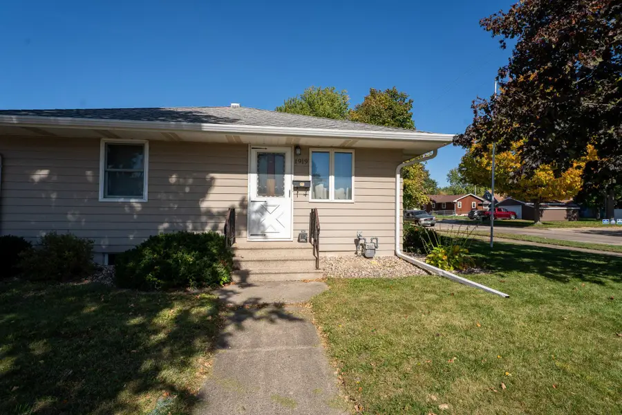 1919 5th Avenue Se, Austin, MN 55912 - #3