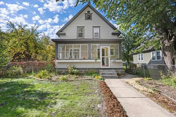 2908 32nd Avenue S, Minneapolis, MN 55406