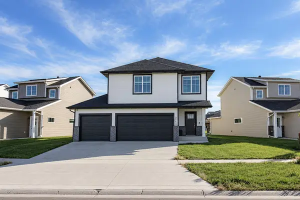 2154 65th Avenue S, Fargo, ND 58104