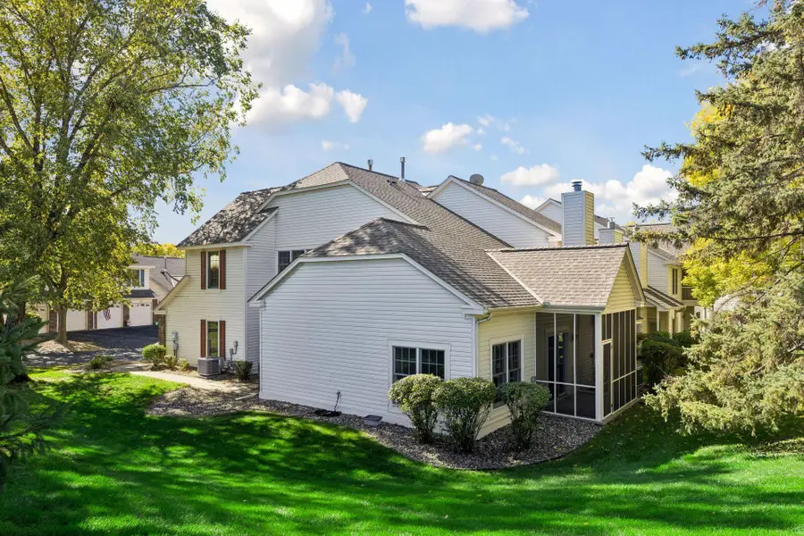 11018 Oregon Curve, Bloomington, MN 55438 - #2