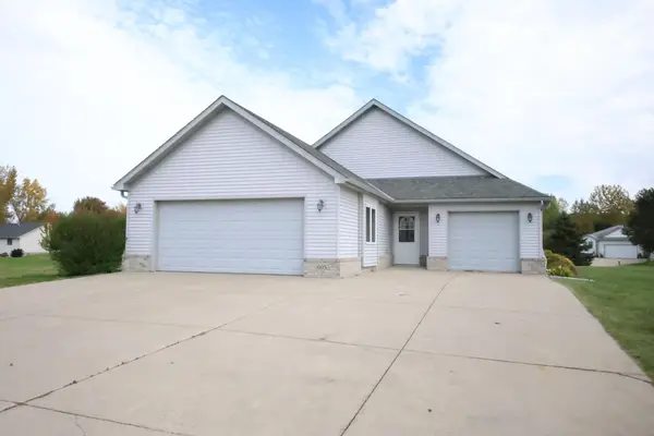 605 Cottonwood Avenue, Litchfield, MN 55355