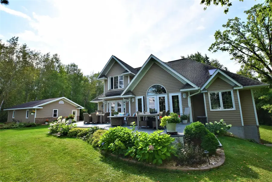 204 River Drive Ne, Baudette, MN 56623 - #2
