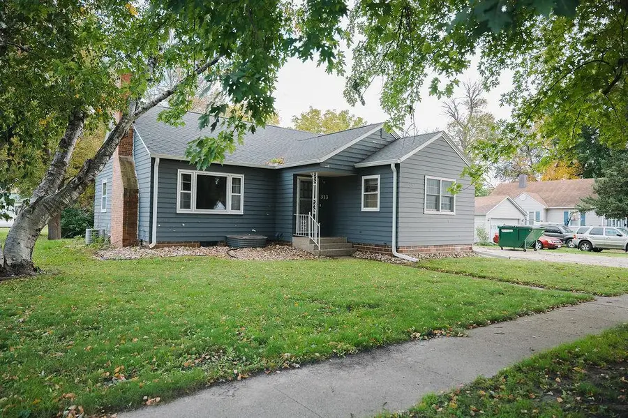 313 E Willis Street, Elmore, MN 56027 - #2