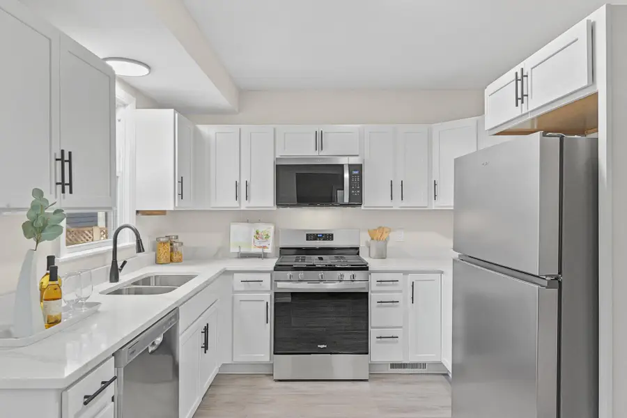 4257 Ewing Avenue N, Robbinsdale, MN 55422 - #2