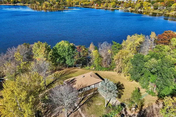 31552 London Drive Ne, Cambridge, MN 55008