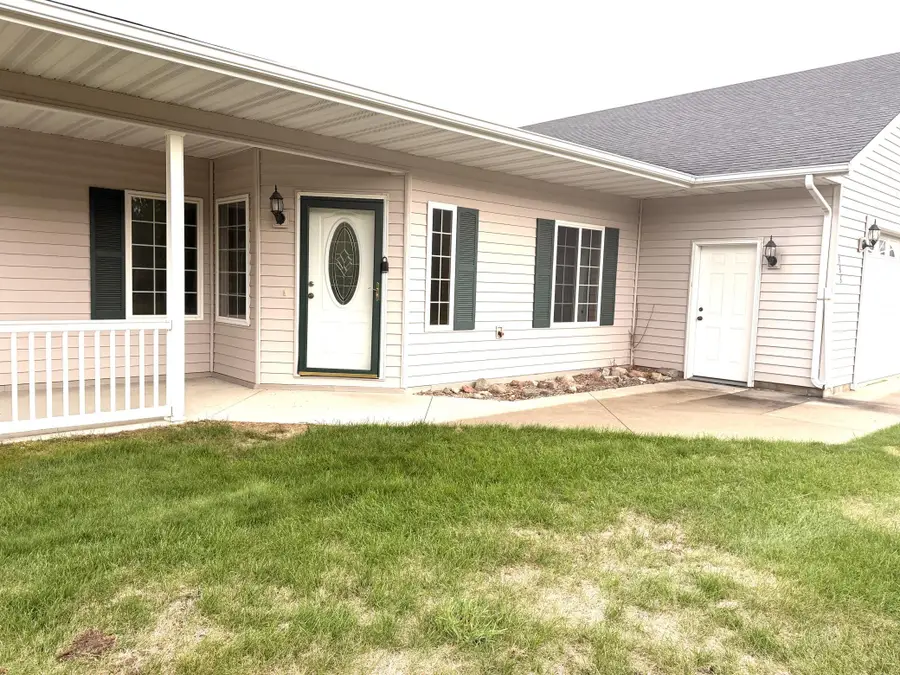 386 Lake Avenue Ne, Clearbrook, MN 56634 - #2