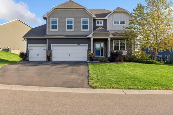 8668 Platinum Drive, Woodbury, MN 55129