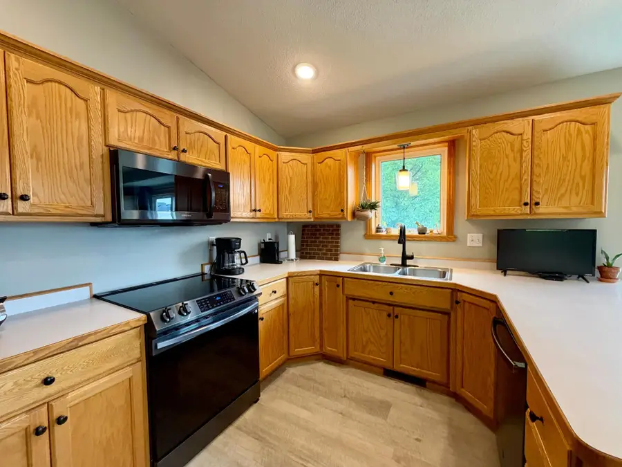 3001 9th Avenue S, Moorhead, MN 56560 - #2