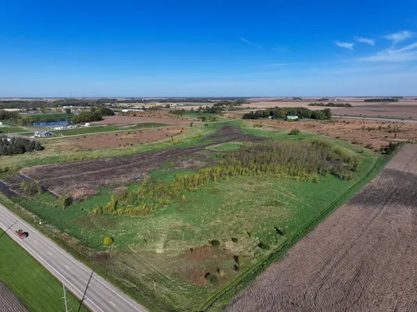 11890 390th Avenue, Blue Earth, MN 56013