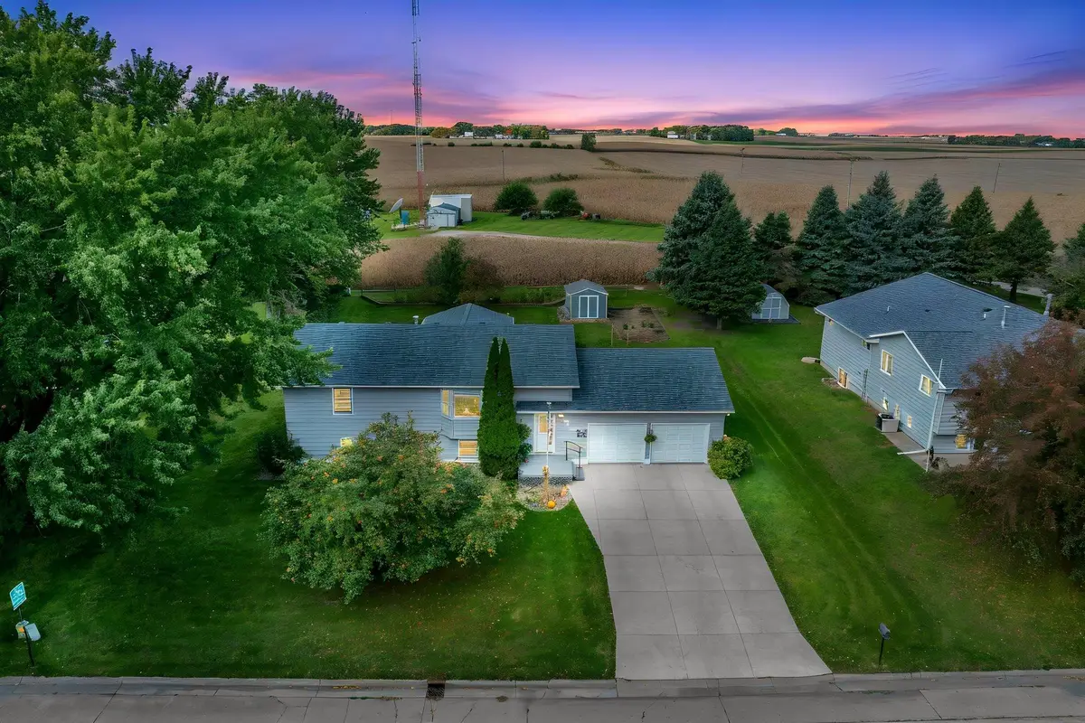 906 Summit Drive, Fairmont, MN 56031 - #1