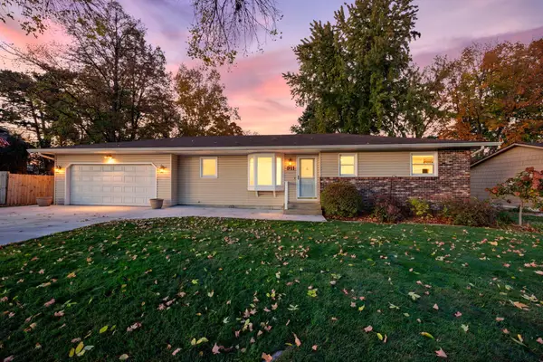 911 Neal Avenue Sw, Hutchinson, MN 55350