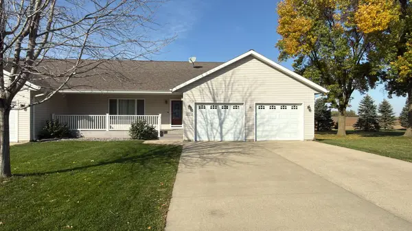 122 E 5th Street N, Truman, MN 56088