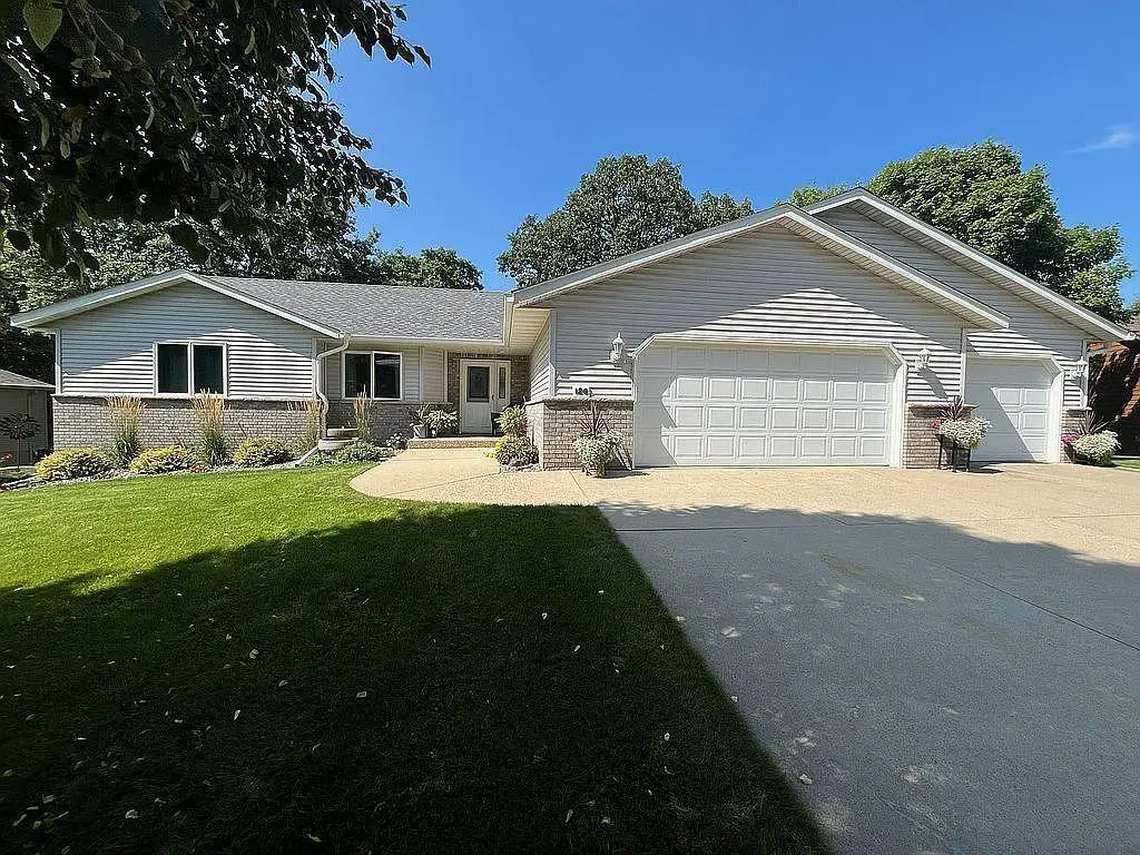 126 Linden Avenue, Alexandria, MN 56308 - #1