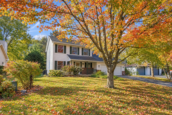 2354 Heights Avenue E, Maplewood, MN 55119