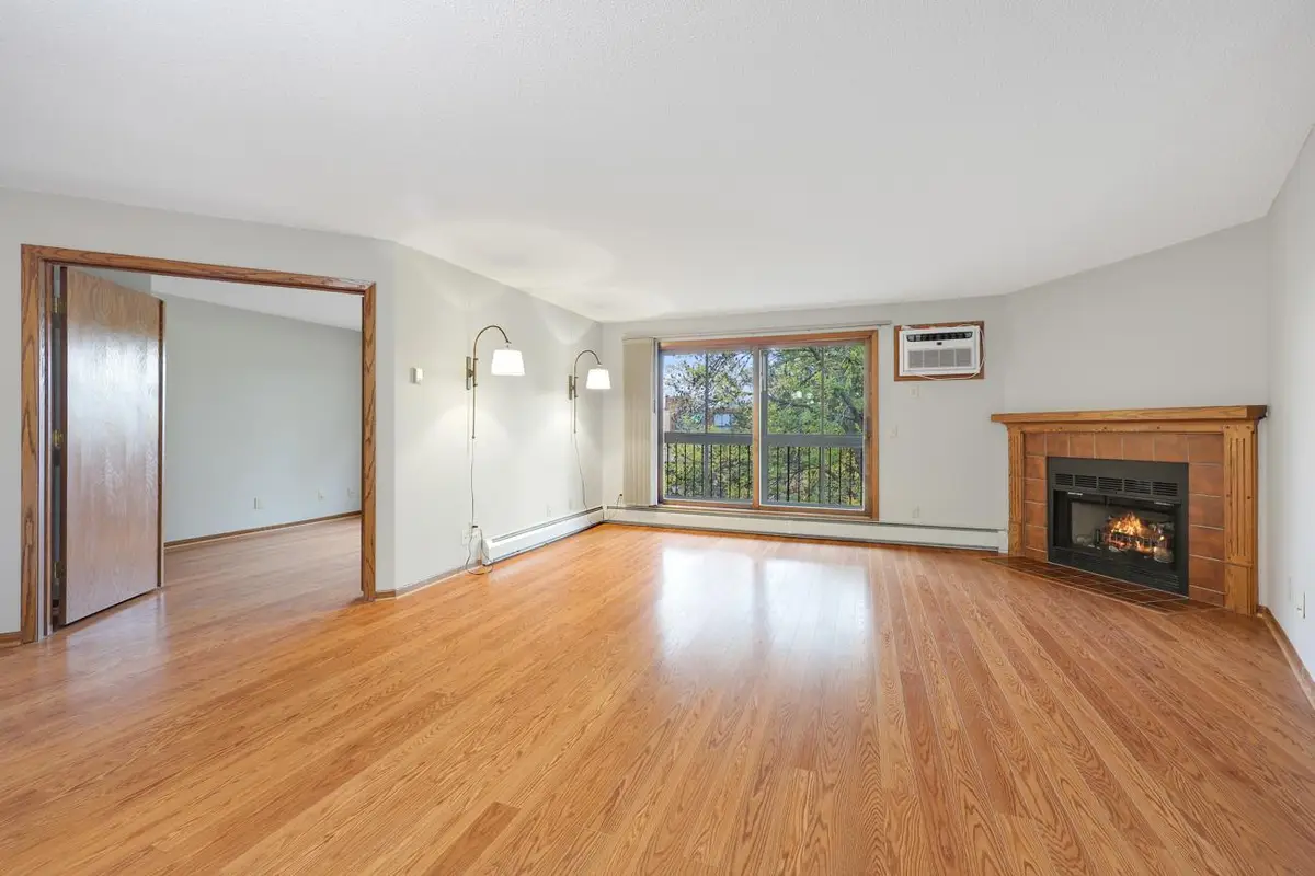 999 41st Avenue Ne #307, Columbia Heights, MN 55421 - #1