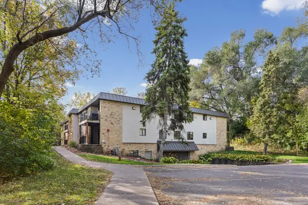 1725 Dellwood Avenue #204, Roseville, MN 55113
