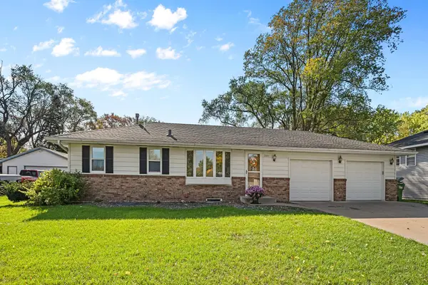 300 109th Avenue Nw, Coon Rapids, MN 55448
