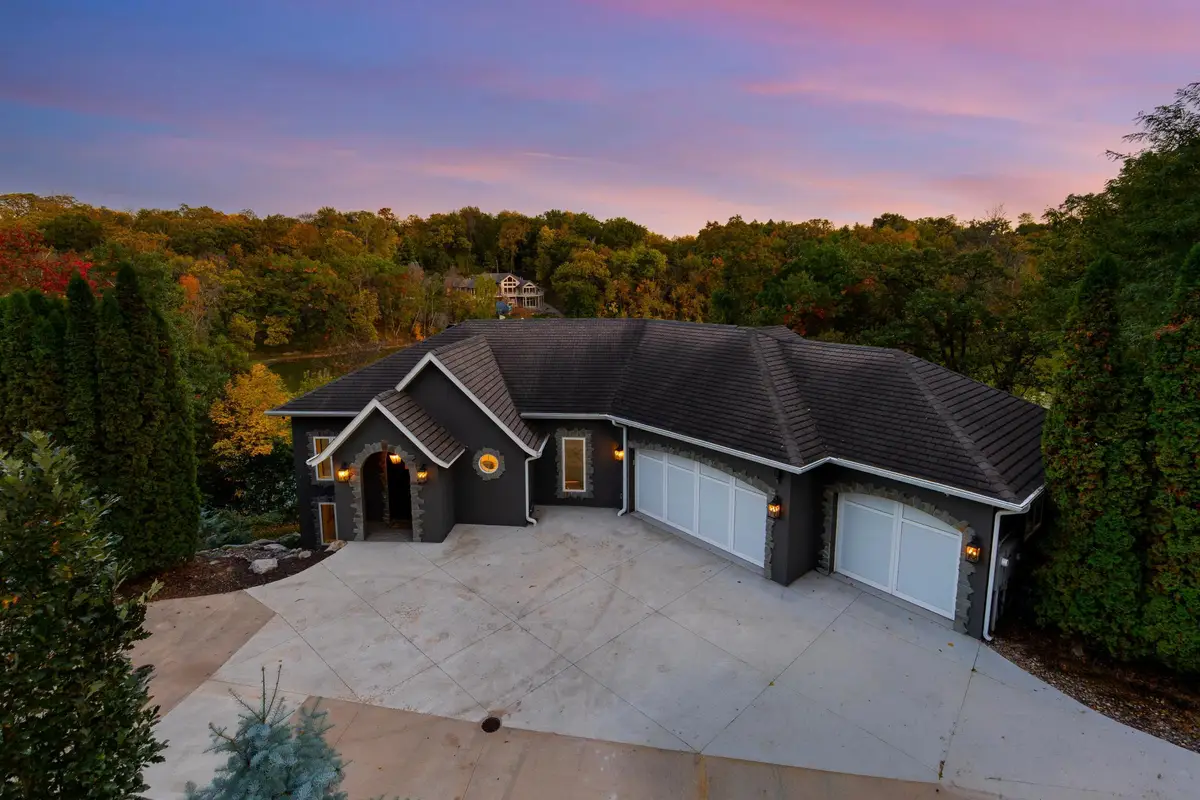 5966 Blackberry Trail E, Inver Grove Heights, MN 55076 - #1