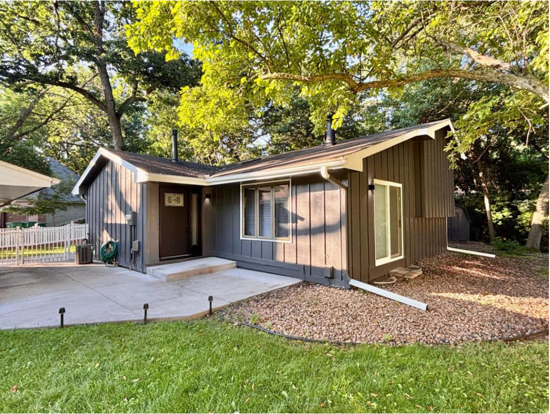 1414 W Danube Road, Fridley, MN 55432 - #1